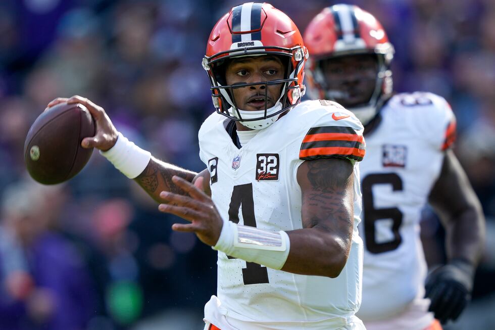Cleveland Browns quarterback Deshaun Watson passes against the Baltimore Ravens during the...